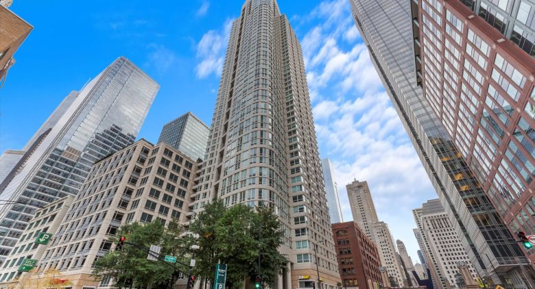 345 N Lasalle St. #806