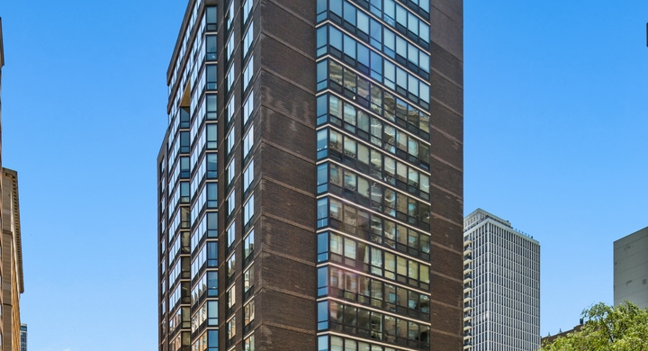 Unit #15A at 21 W Goethe St.