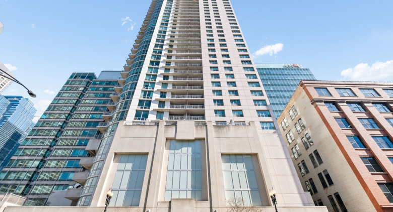 West Loop apartment for rent
