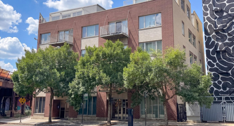 912 W Chicago Ave.
