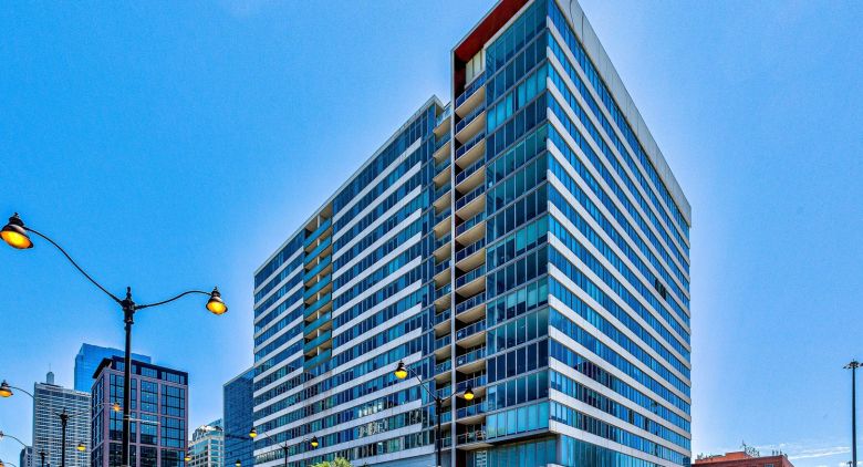 659 W Randolph St. #810