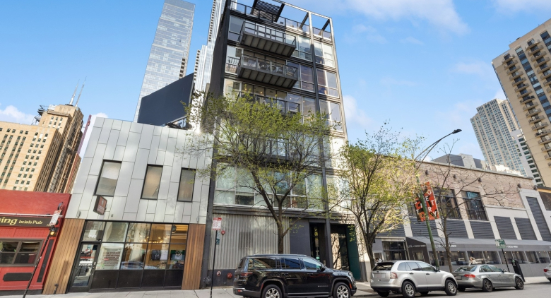747 N Clark St. #401
