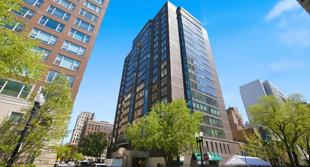 Unit #5E at 21 W Goethe St.