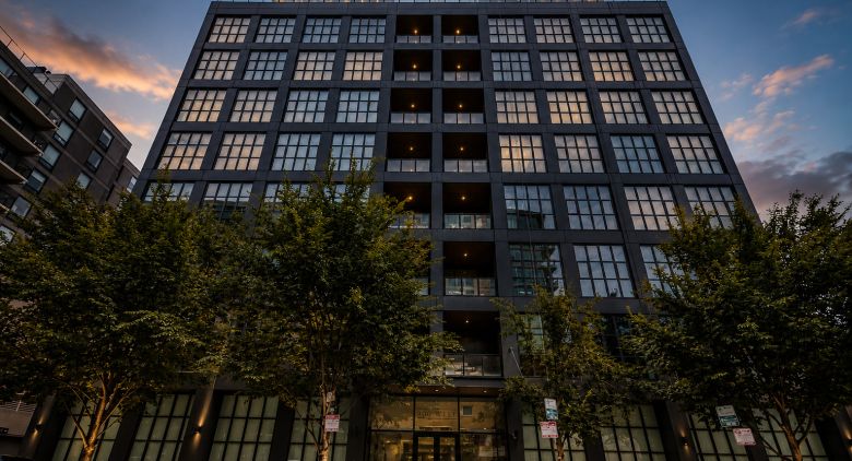 900 W Washington Blvd. #301