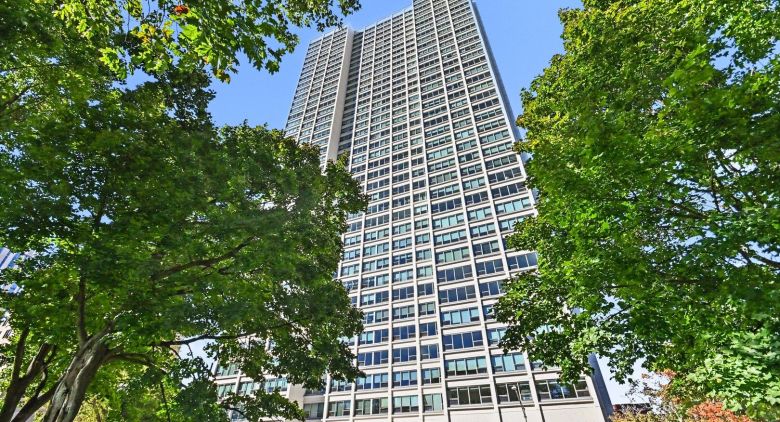 1700 E 56th St. #606