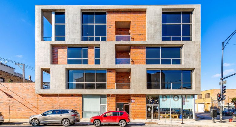 1000 N Damen Ave.