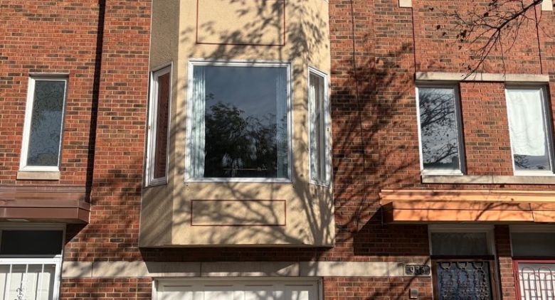 933 S Oakley Blvd.