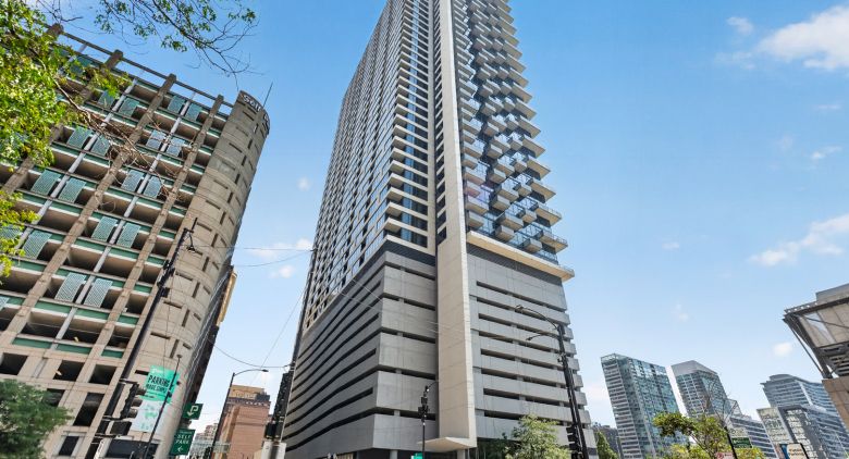 235 W Van Buren St. #4101