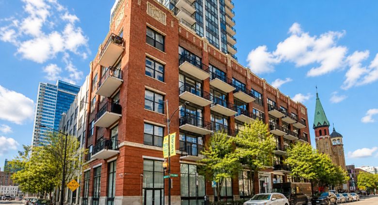 210 S Desplaines St. #2203