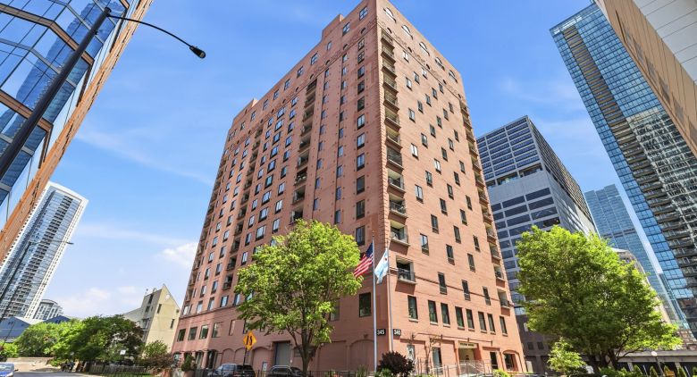 345 N Canal St. #1204