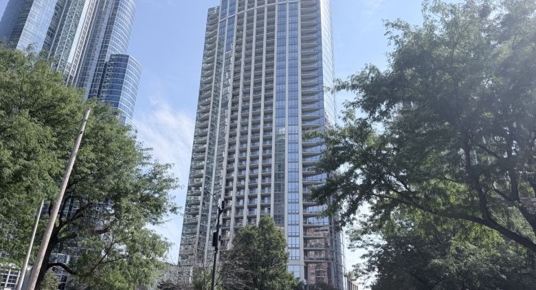 1235 S Prairie Ave. #1206