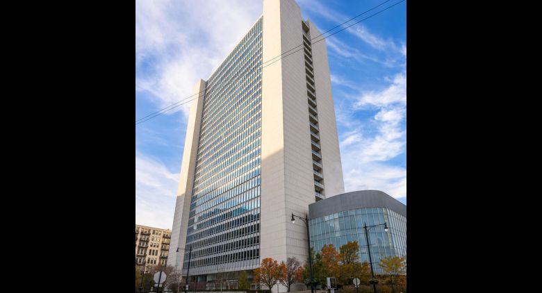 500 W Superior St. #1806