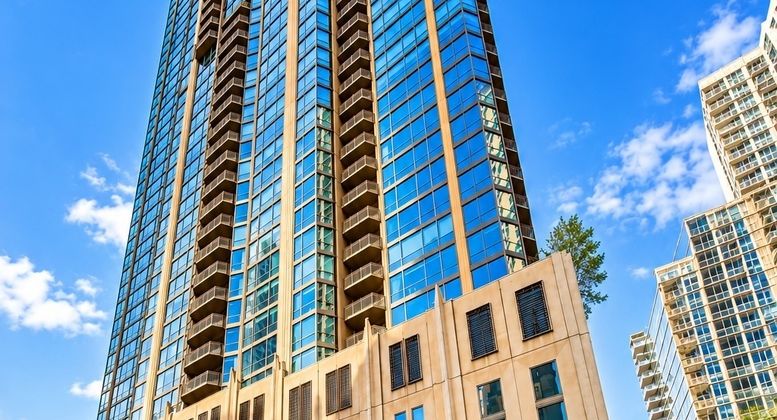 Unit #1802 at 21 E Huron St.