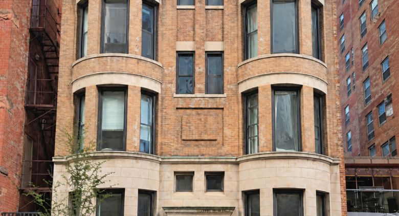 10 W Chestnut St.