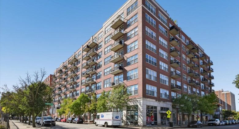 West Loop apartment for rent