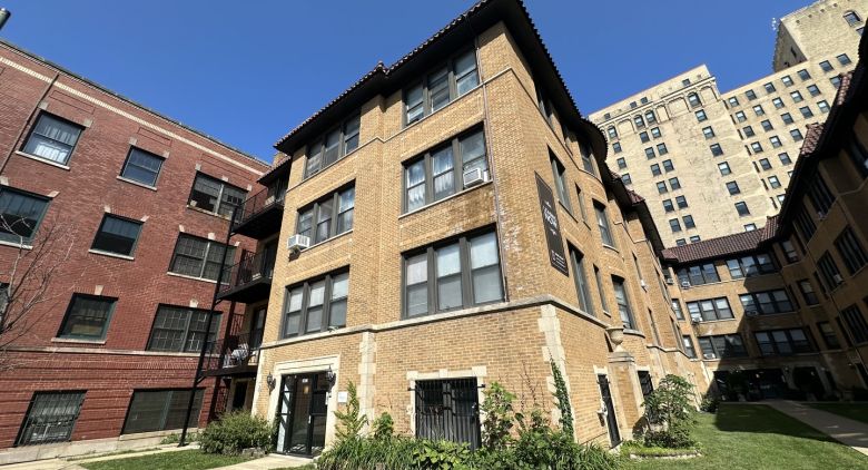 5453 S Everett Ave. #2B