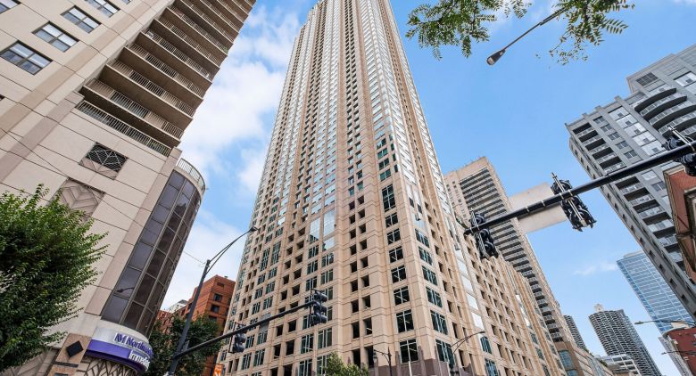 Unit #42ES at 33 W Ontario St.
