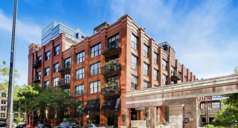 West Loop apartment for rent