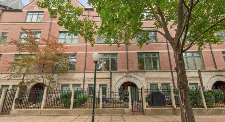 South Loop apartment for rent