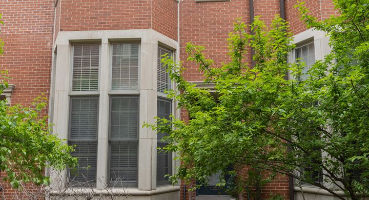 West Loop apartment for rent