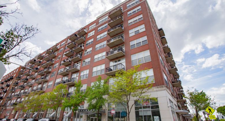West Loop apartment for rent