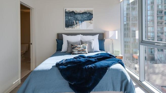 Residences at 8 East Huron