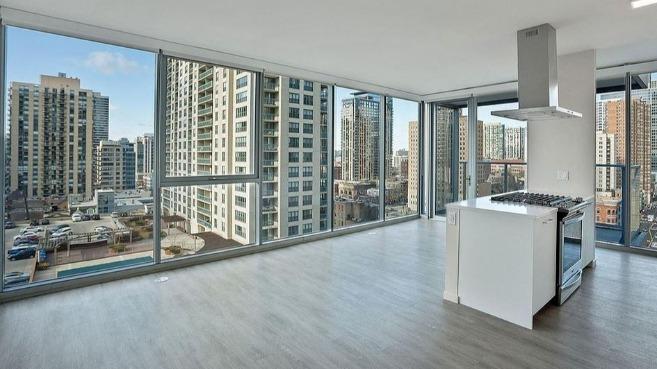 Residences at 8 East Huron