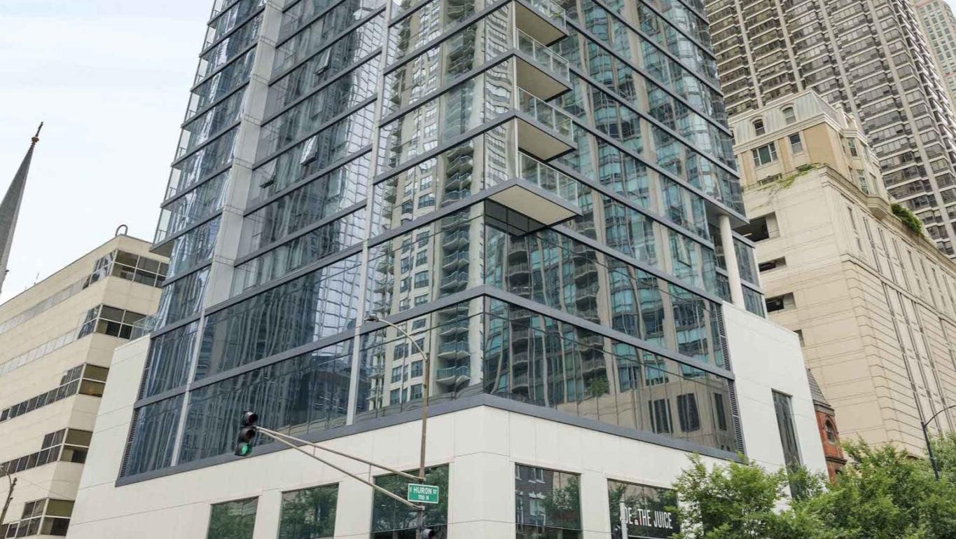 Residences at 8 East Huron