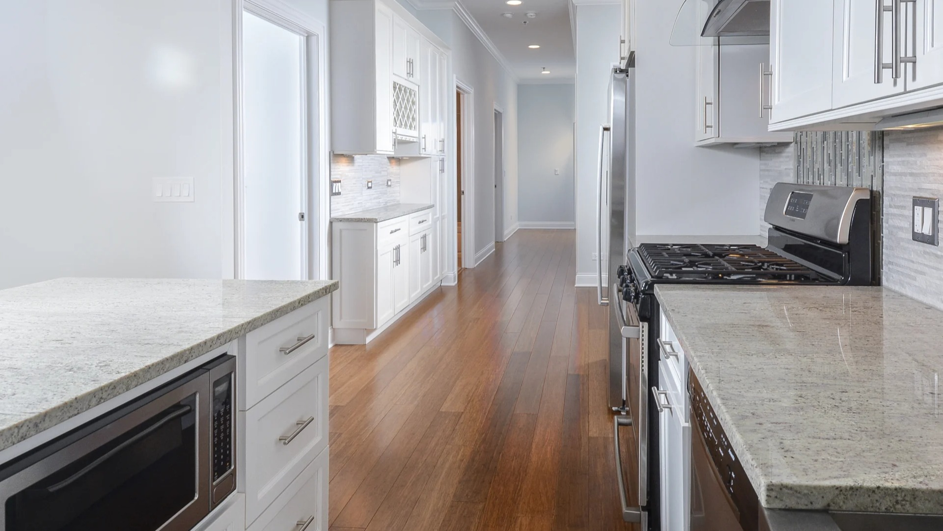 The Aberdeen West Loop Luxury Apartments